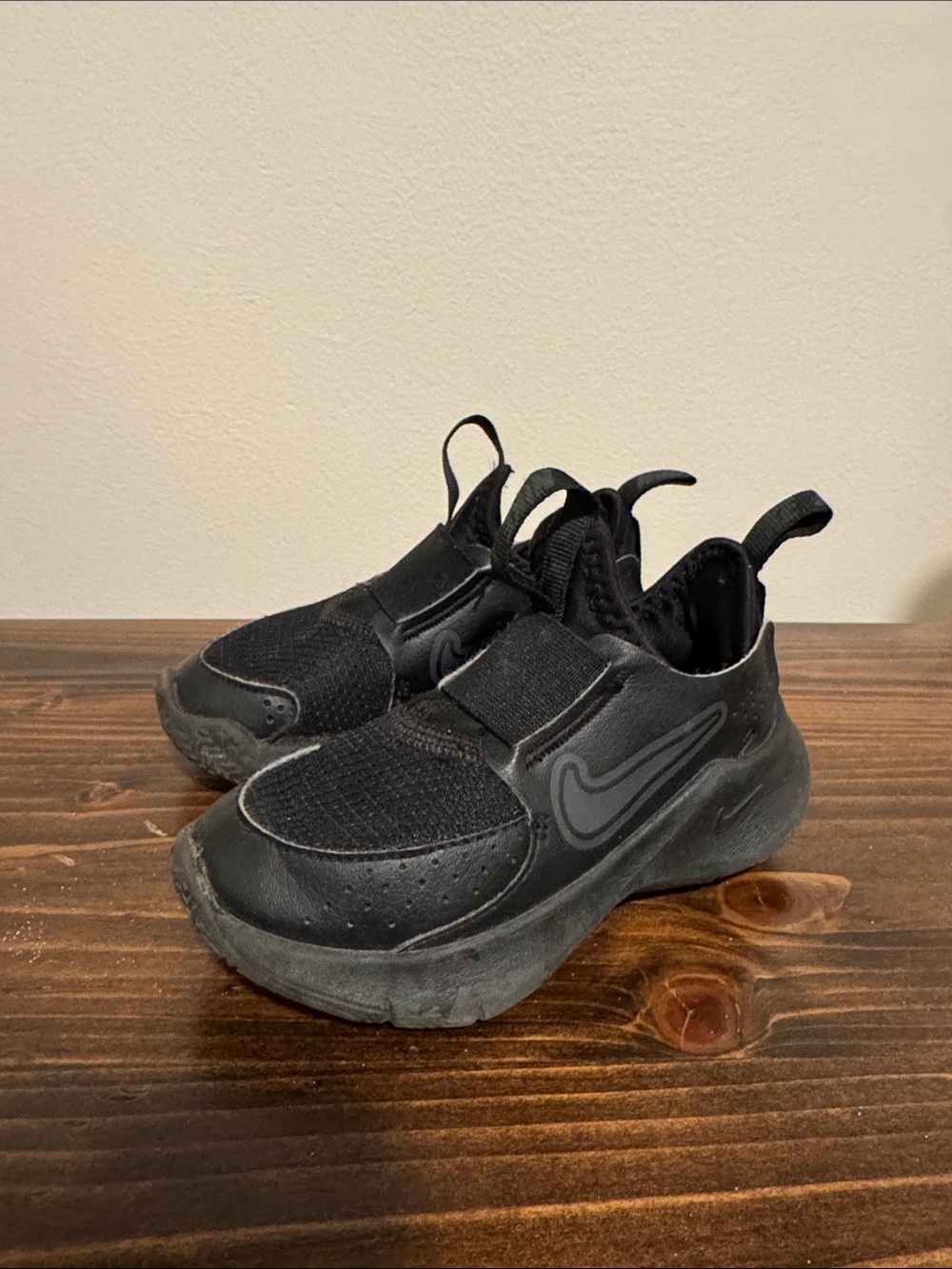 Nike Kids Black Runner Flex shoe